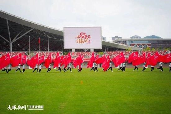 叶辰立刻呵斥道：谁允许你用这种语气跟囡囡说话的？我给你个机会重说，再有一个字是我不想听的，就三年变四年。